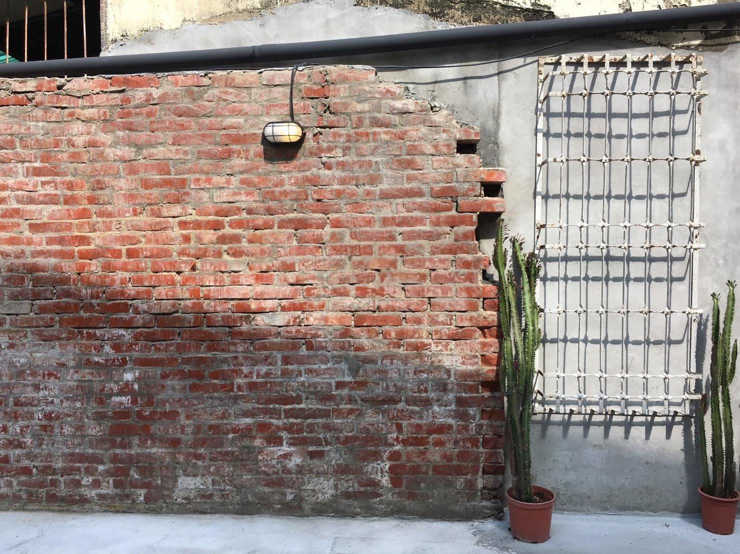 被愛咖啡小旅館 Birdeye Garden Tainan Exterior photo